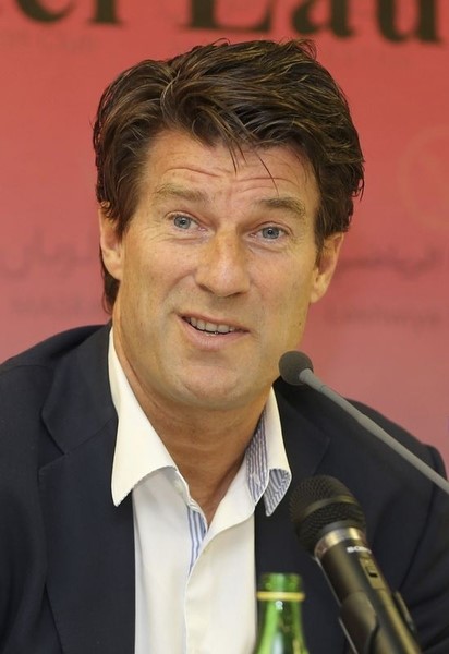 © Reuters. Laudrup sostiene que no se irá de Catar hasta mayo, Japón busca su fichaje