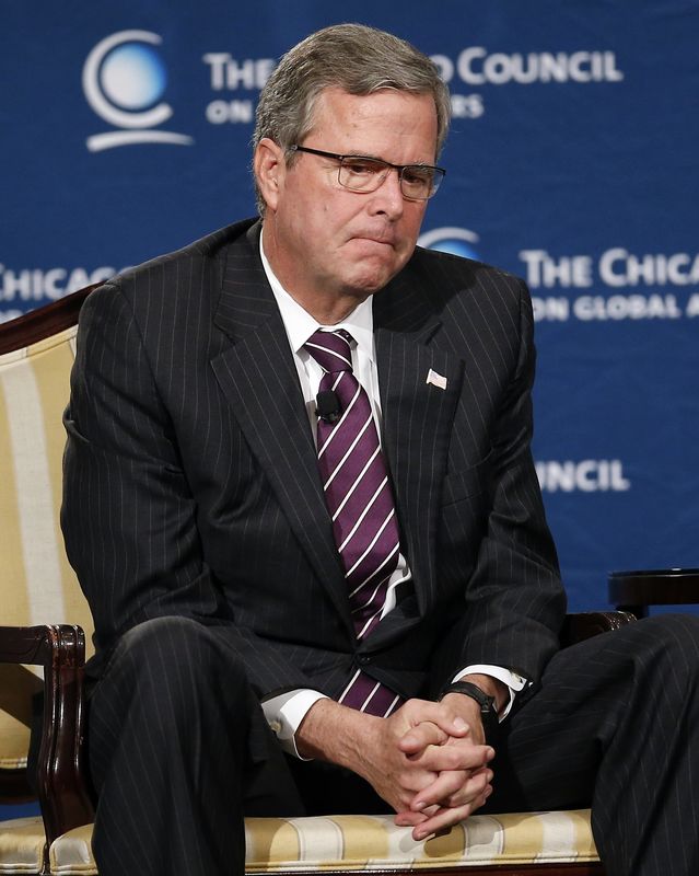 © Reuters. جيب بوش يدعو لاستراتيجية عالمية "للقضاء" على تنظيم الدولة الإسلامية