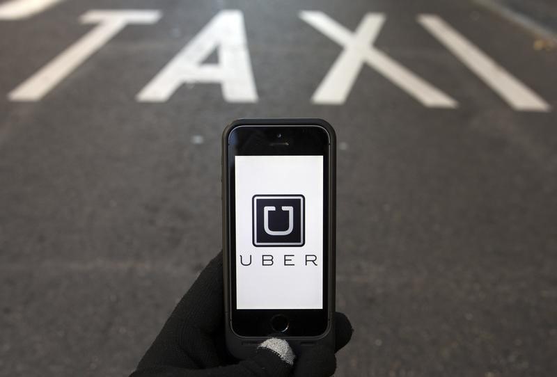 © Reuters. Uber instala en España su servicio de comida a domicilio