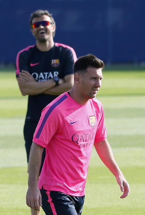 © Reuters. Messi y Luis Enrique, en una tregua inestable 