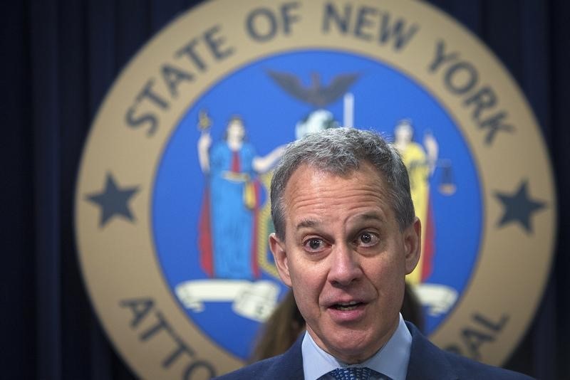 © Reuters. New York State Attorney General Schneiderman speaks during news conference about settlement announced against Bank Of America in Manhattan borough of New York