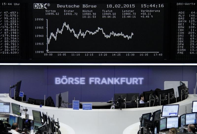 © Reuters. Las bolsas europeas abren al alza antes de reunión del Eurogrupo