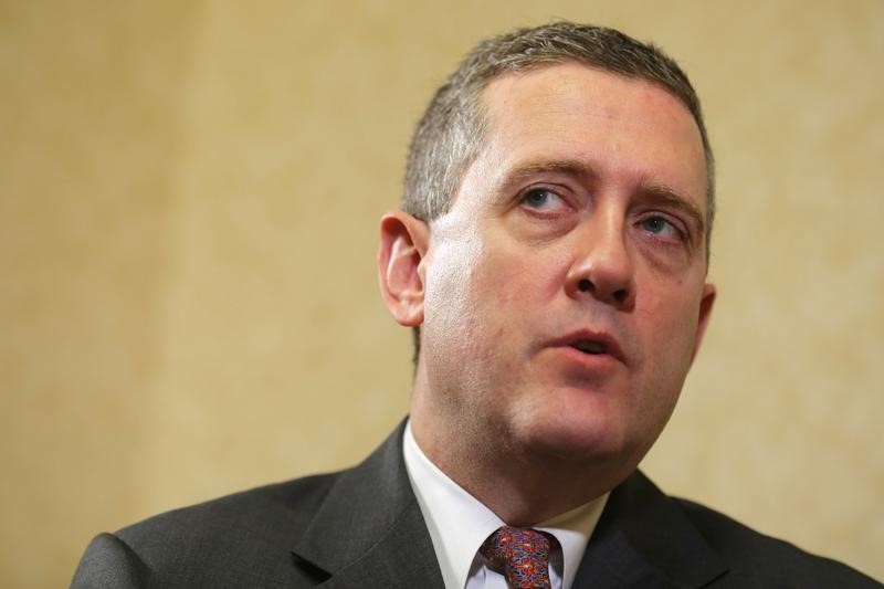 © Reuters. ENTREVISTA- Bullard está preocupado de que la Fed se rezague en subir los tipos