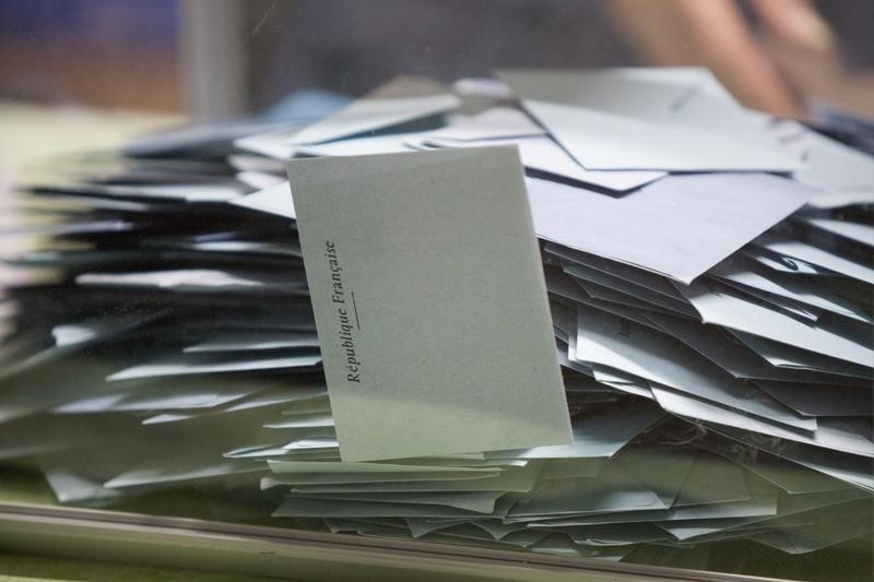 © Reuters. LE FN ARRIVE EN TÊTE DES INTENTIONS DE VOTE AU 1ER TOUR DES DÉPARTEMENTALES