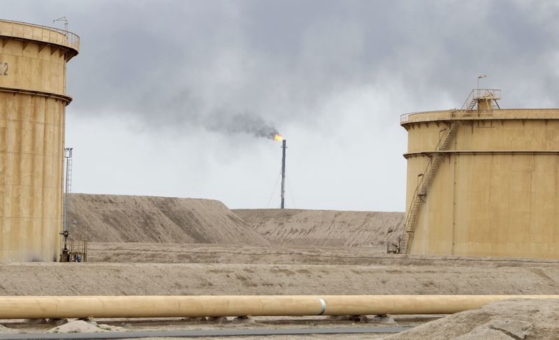 © Reuters. Нефтяное месторождение Al Tuba в Басре