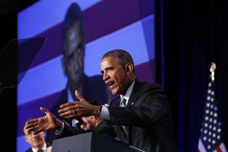 © Reuters. U.S. President Obama speaks at the General Session of the 2015 Democratic National Committee Winter Meeting in Washington