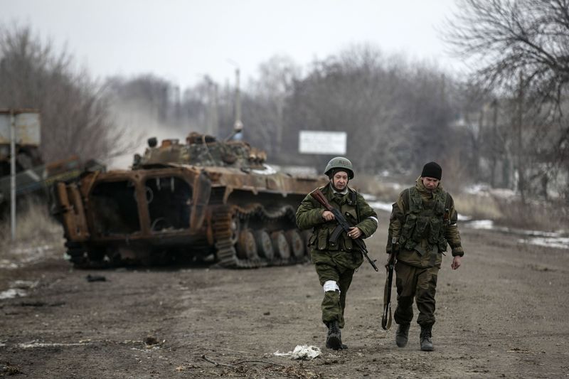 © Reuters. بايدن يتصل بزعماء أوكرانيا ويندد بهجوم الانفصاليين