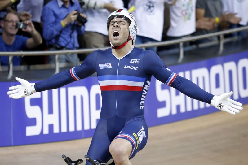 © Reuters. Francois Pervis of France reacts after winning the Men's 1km Time Trial final at the UCI Track Cycling World Cup in Saint-Quentin-en-Yvelines, near Paris