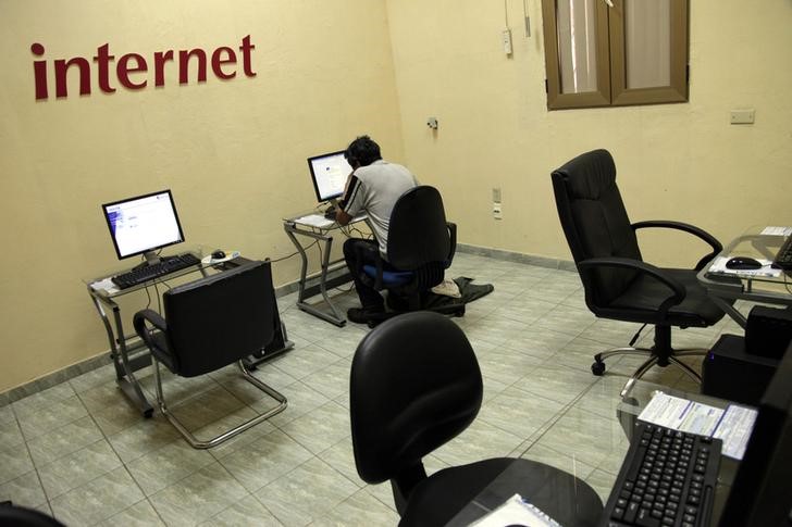 © Reuters. Cuba apuesta por expandir el acceso a internet tras décadas de retraso