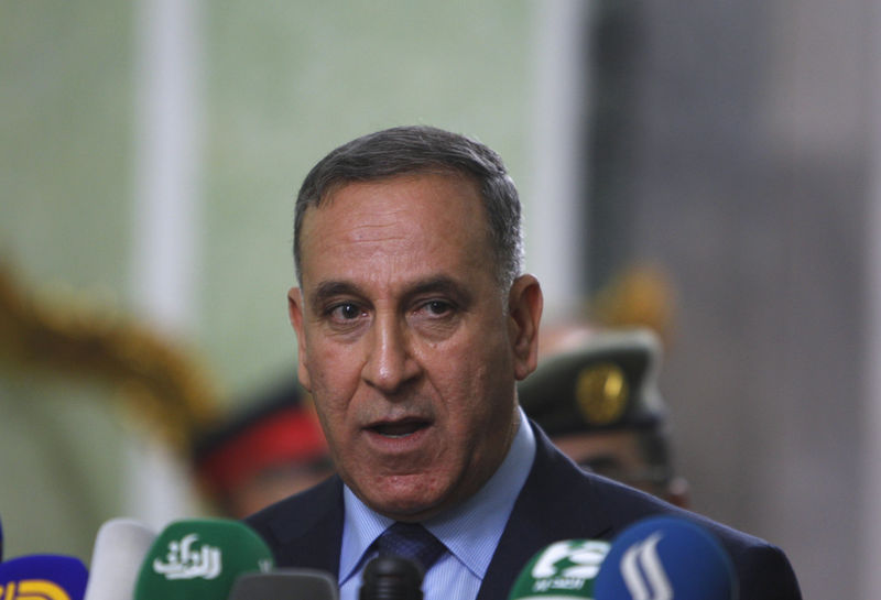 © Reuters. Iraq's Defence Minister Khaled al-Obeidi speaks during a news conference in Baghdad