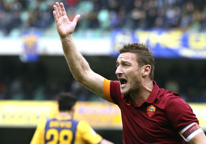 © Reuters. روما يتعادل مجددا ويواصل الابتعاد عن قمة الدوري الإيطالي
