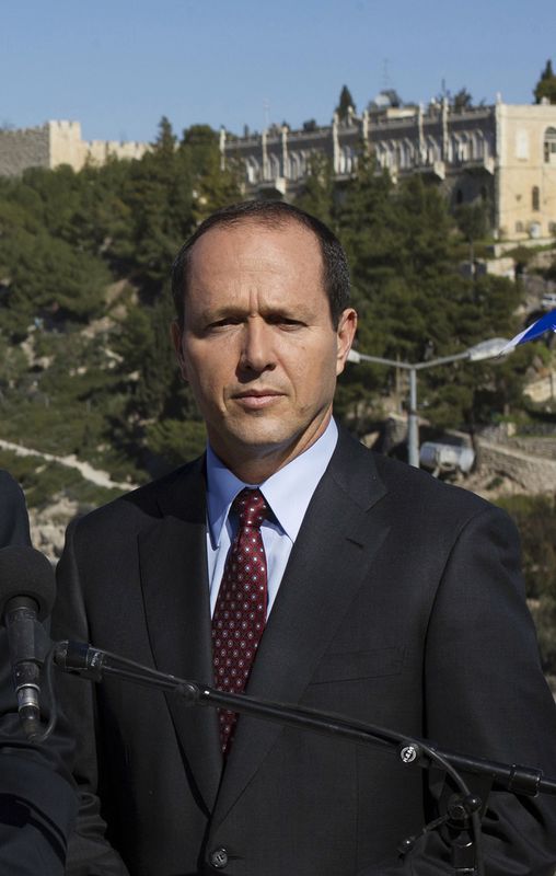 © Reuters. File photo of Jerusalem Mayor Barkat, who with his security guard, wrestled a Palestinian attacker to the ground near city hall
