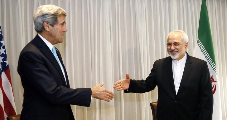 © Reuters. كيري وظريف يجتمعان لمدة ساعتين في محادثات نووية