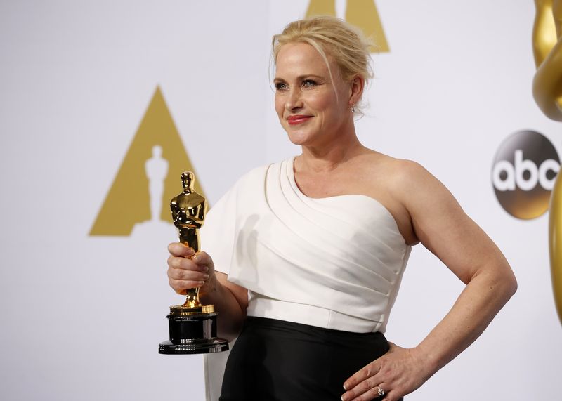 © Reuters. Patricia Arquette gana un Oscar como mejor actriz de reparto por "Boyhood