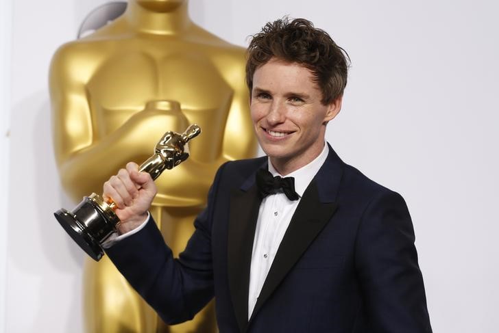 © Reuters. Eddie Redmayne, ganhador do prêmio de melhor ator, durante cerimônia do Oscar
