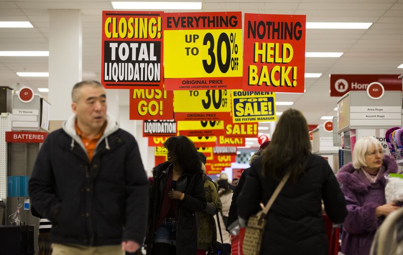 © Reuters. Ventas minoristas se desaceleran en Reino Unido a dato más débil desde noviembre 2013