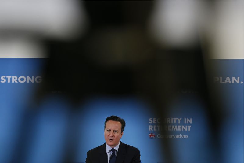 © Reuters. Britain's Prime Minister David Cameron delivers a speech in Hastings