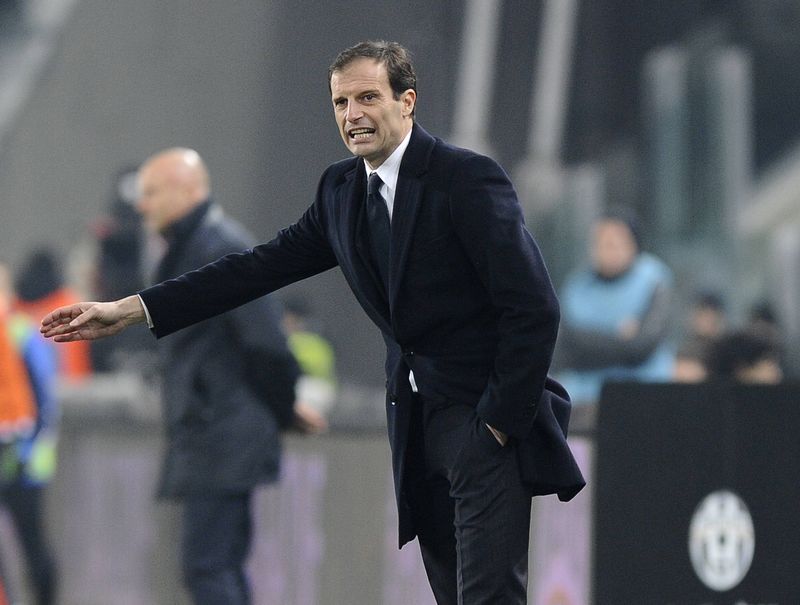 © Reuters. Juventus' coach Massimiliano Allegri reacts during their Italian Serie A soccer match against Atalanta in Turin