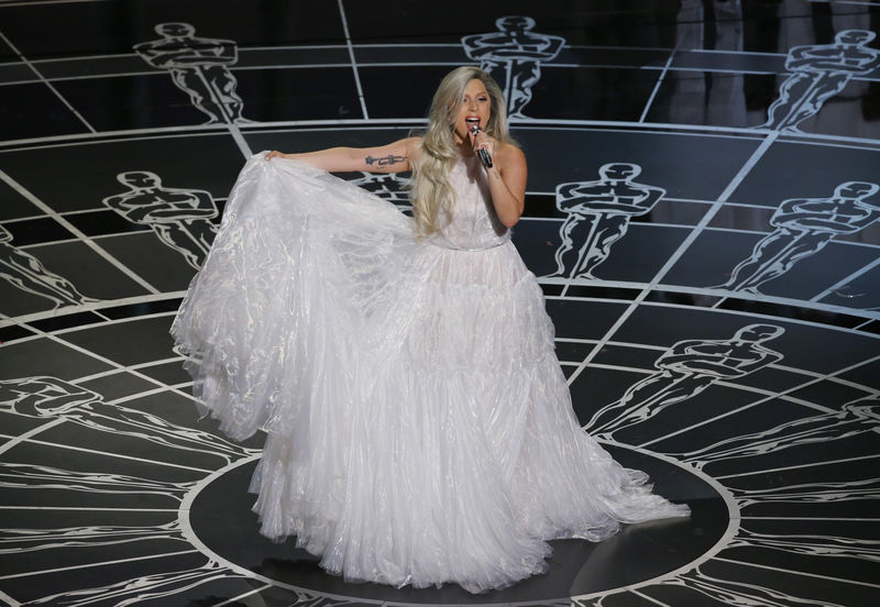© Reuters. Lady Gaga se apresenta na premiação do Oscar