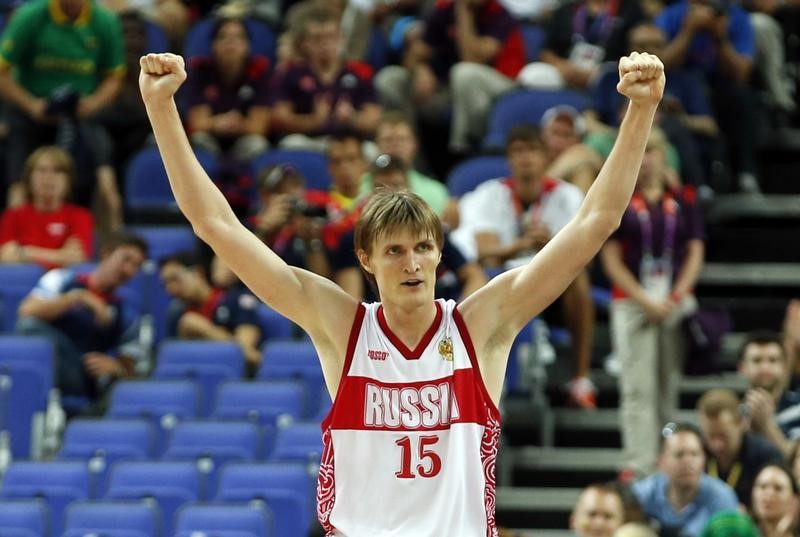 © Reuters. كيريلنكو لاعب فريق كل النجوم السابق يعود الى تشسكا موسكو