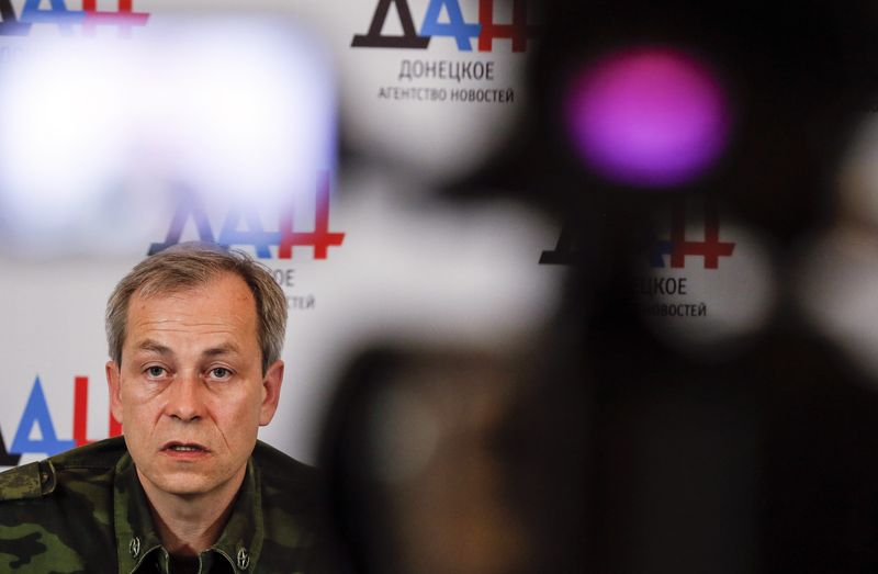 © Reuters. Comandante rebelde Eduard Basurin durante entrevista coletiva em Donetsk