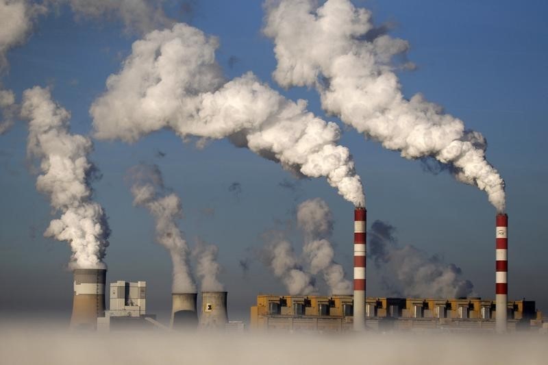 © Reuters. مسودة:اوروبا تسعى لصياغة اتفاق مشدد لتغير المناخ في مؤتمر باريس