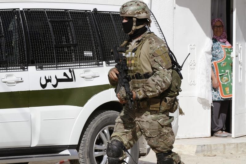 © Reuters. تونس تعتقل حوالي 100 متشدد إسلامي في ثلاثة أيام