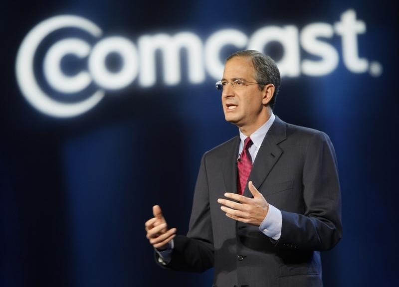 © Reuters. Comcast CEO Roberts speaks at his keynote address at the Consumer Electronics Show in Las Vegas