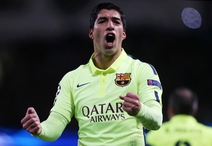 © Reuters. Luis Suárez, do Barcrelona, comemora gol marcado contra o Manchester City pela Liga dos Campeões em Manchester 
