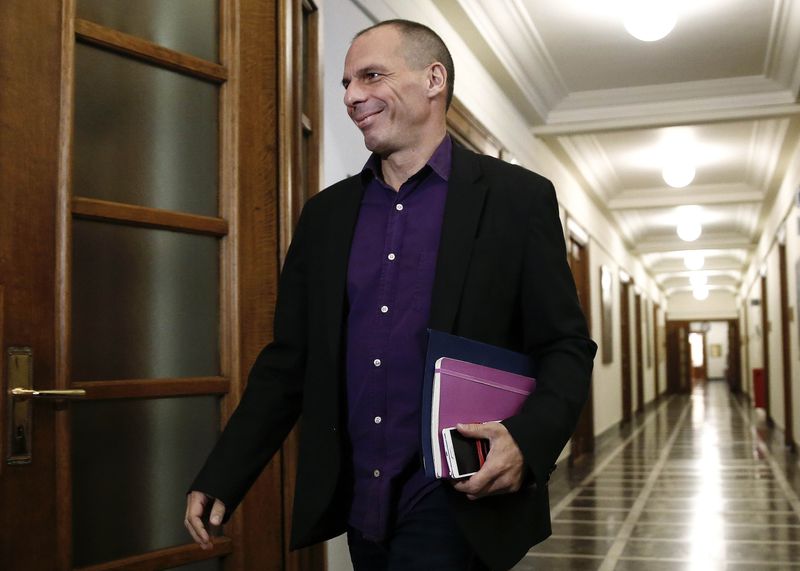 © Reuters. Grecia volverá a los mercados cuando haya reestructurado su deuda , dice Varoufakis