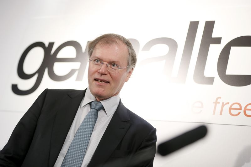 © Reuters. Gemalto Chief Executive Officer Olivier Piou arrives to attend a news conference in Paris