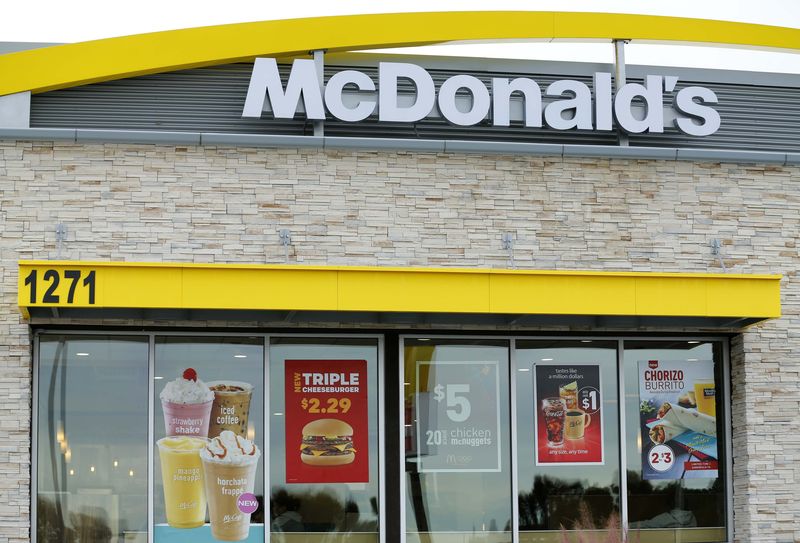 © Reuters.  Advertising is shown at a McDonald's restaurant in Encinitas, California.