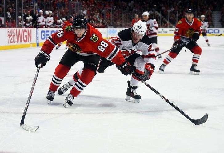 © Reuters. NHL: New Jersey Devils at Chicago Blackhawks