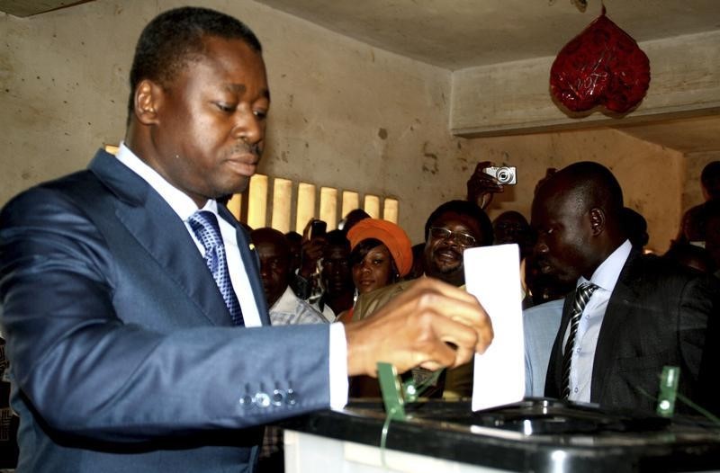 © Reuters. رئيس توجو يقبل ترشيح حزبه له لخوض انتخابات ابريل