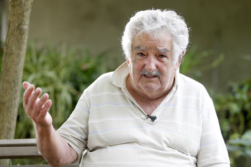 © Reuters. Presidente do Uruguai, José Mujica, concede entrevista à Reuters 