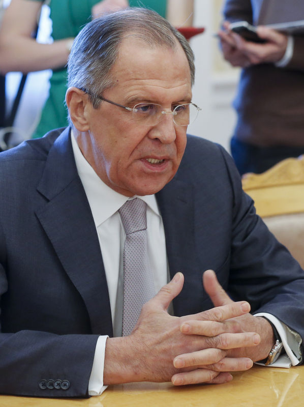 © Reuters. روسيا:تهديد الغرب بالعقوبات يهدف لصرف الأنظار عن معارضته لاتفاق مينسك