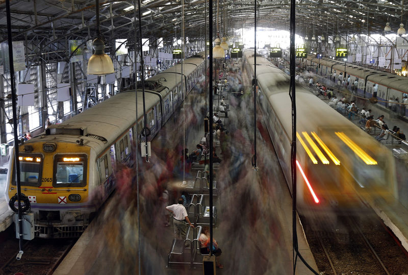 © Reuters. L'INDE VA INVESTIR 120 MILLIARDS D'EUROS POUR RÉNOVER SON RÉSEAU FERROVIAIRE