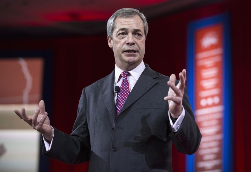 © Reuters. Leader of the United Kingdom Independence Party Nigel Farage speaks at the 42nd annual Conservative Political Action Conference in Maryland