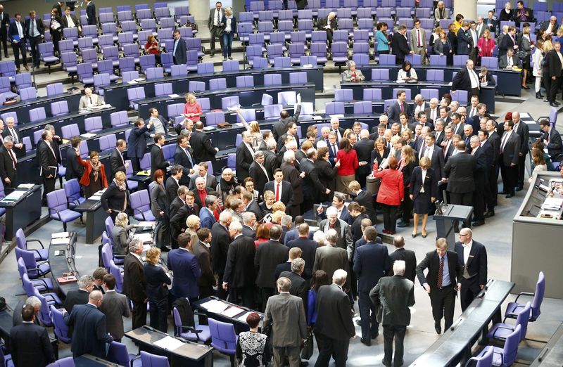 © Reuters. LE BUNDESTAG APPROUVE LA PROLONGATION DE L'AIDE À LA GRÈCE