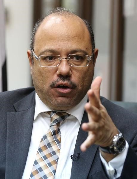© Reuters. مقابلة-وزير المالية: مصر قد تجمع ملياري دولار من إصدار سندات خارجية