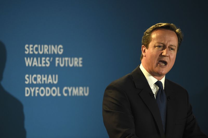 © Reuters. Premiê britânico David Cameron fala durante conferência em Cardiff