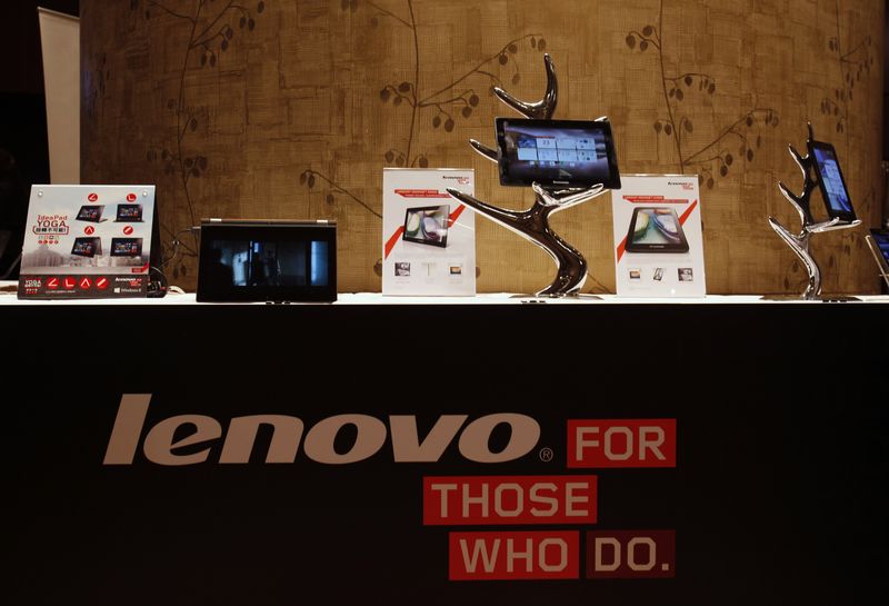 © Reuters. Lenovo tablets and mobile phones are displayed during a news conference on the company's annual results in Hong Kong