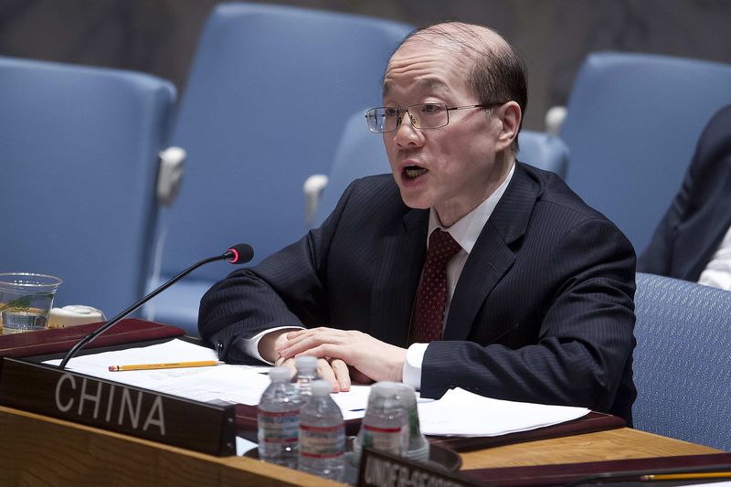 © Reuters. China's Ambassador to the United Nations Liu Jieyi speaks during a meeting of the Security Council at the United Nations in the Manhattan borough of New York