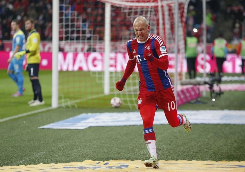 © Reuters. Robben, do Bayern de Munique, comemora gol contra o Colônia