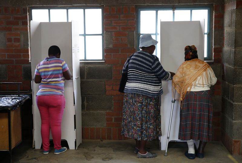 © Reuters. انتخابات في ليسوتو لاستعادة الاستقرار بعد 6 أشهر على محاولة انقلاب