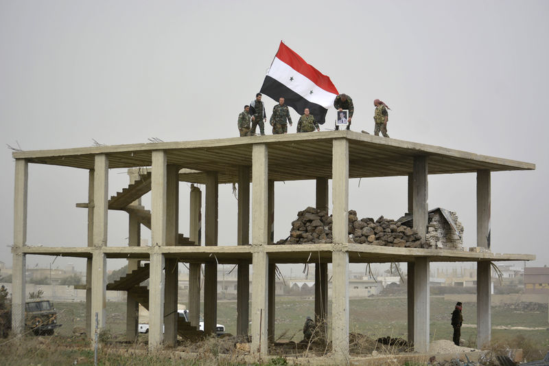 © Reuters. الجيش السوري يسيطر على قريتين في الجنوب