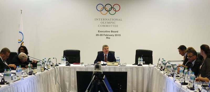 © Reuters. International Olympic Committee (IOC) President Bach speaks during the IOC Executive Board meeting in Rio de Janeiro
