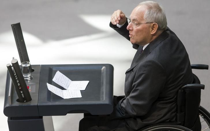 © Reuters. German Finance Minister Schaeuble addresses Bundestag in Berlin