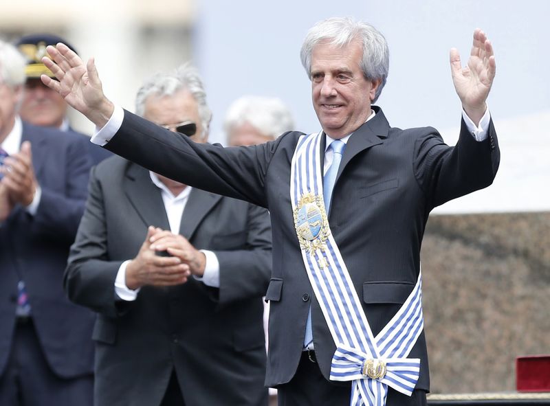 © Reuters. Tabaré Vázquez promete aprovechar la "segunda oportunidad" en Uruguay