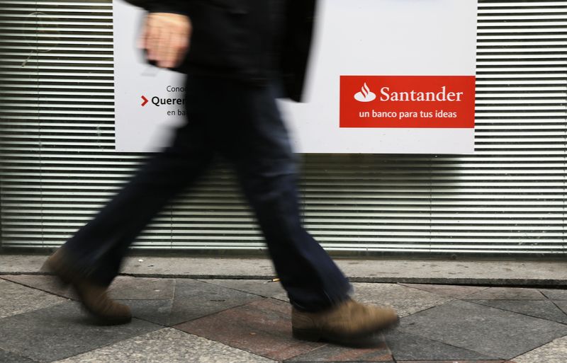 © Reuters. La filial de Santander en EEUU podría nombrar a Powell nuevo CEO